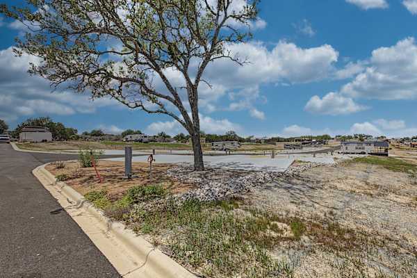 Firefly - Deluxe RV Site 373 in Texas Hill Country - photo 3