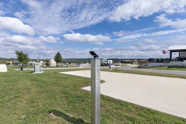 Firefly - Deluxe RV Site 120 in Texas Hill Country - photo 2