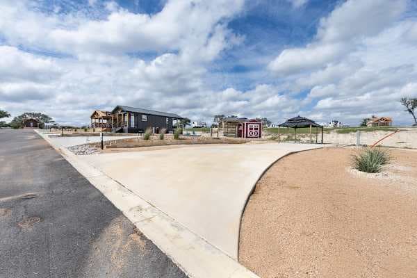 Firefly - Premier RV Site 293 - Covered Pavilion! in Texas Hill Country - photo 4