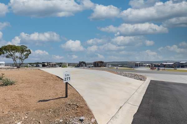 Easy paved access to Site 271