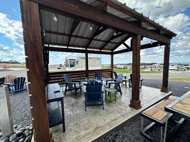 Comfortably Numb 223 | Firepit & Outdoor Lounge