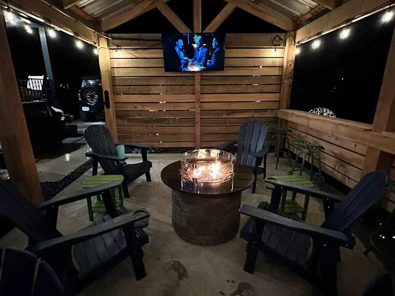 Comfortably Numb 223 | Firepit & Outdoor Lounge