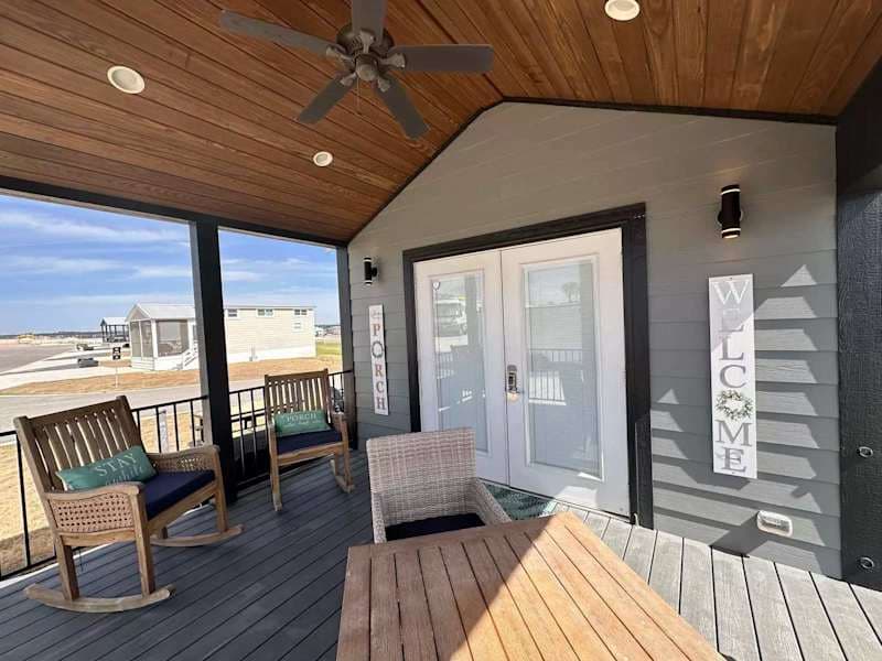 Comfortably Numb 223 | Firepit & Outdoor Lounge