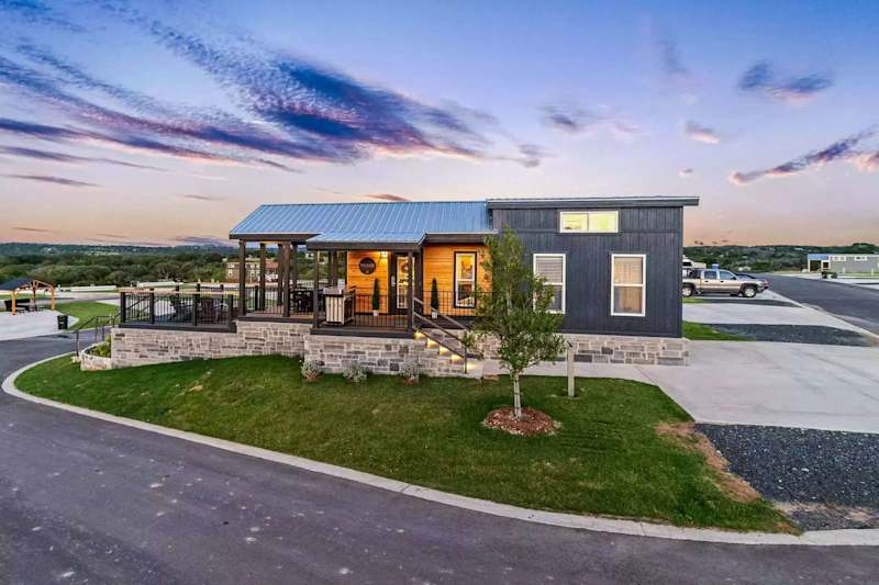 Comfortably NUMB 119 | Guest Favorite / Texas Hill Country Best