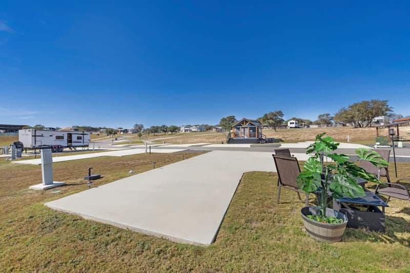 Firefly - Premier RV Site 018 - Outdoor Firepit!