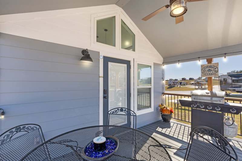 Charming Chayil Cottage | Sleeps 6!