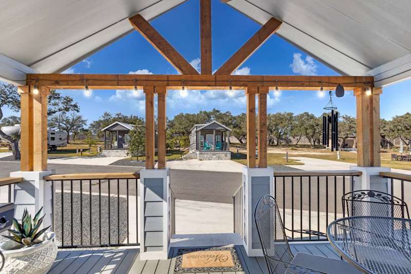 Charming Chayil Cottage | Sleeps 6!