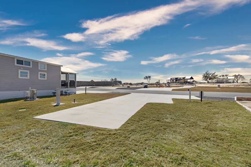 Firefly - Deluxe RV Site 225