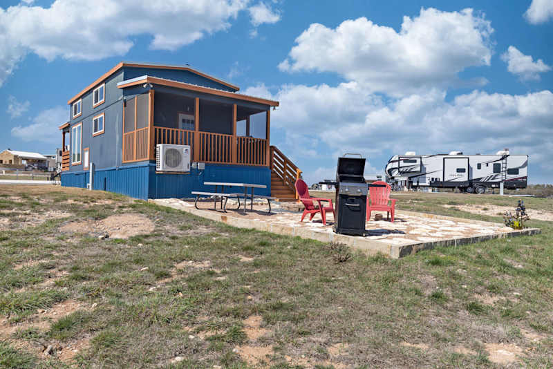 Texas Bluebonnet Haus | Screened Porch, Hill Views