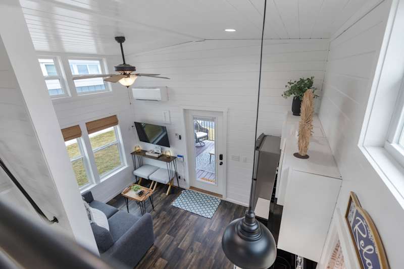 Vine and Dandee | Prime Location | Pet Friendly