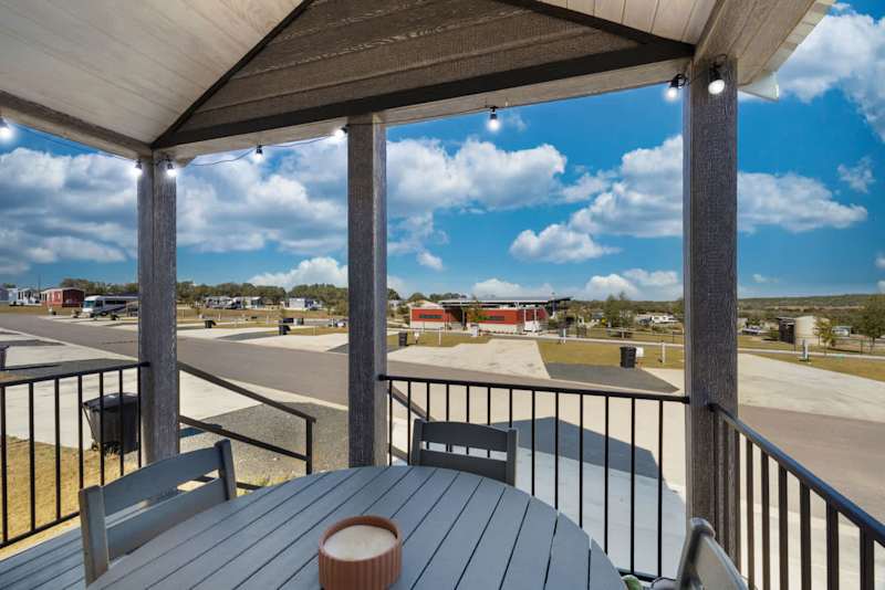 The Grape Escape | Indoor Fireplace, BBQ, King Bed
