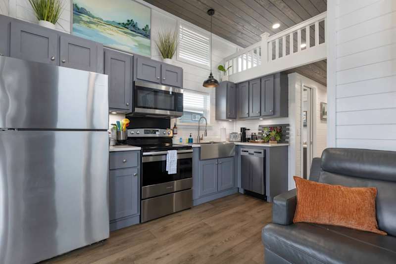 Twin Rivers - ArtHaus|Fireplace & Covered Porch