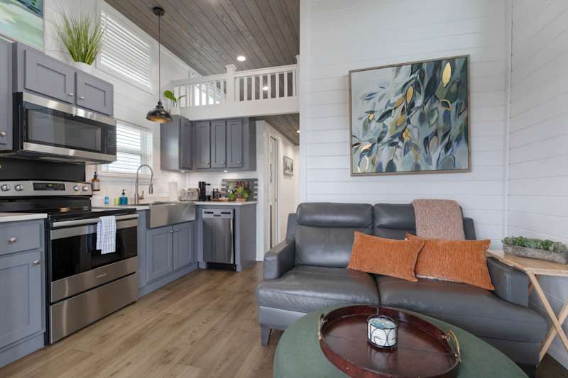 Twin Rivers - ArtHaus|Fireplace & Covered Porch