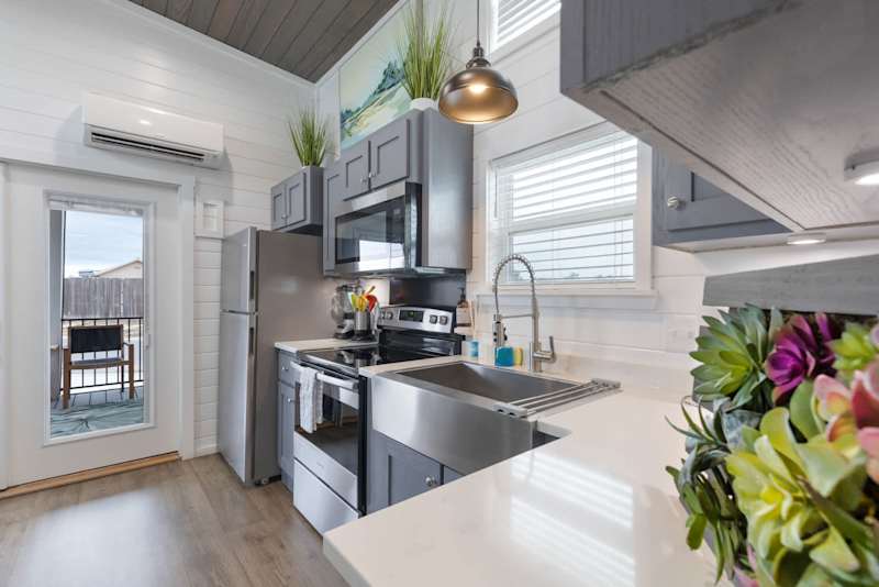 Twin Rivers - ArtHaus|Fireplace & Covered Porch