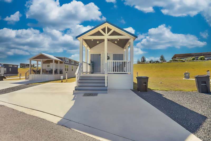 Vine Time | Covered Porch & Fireplace