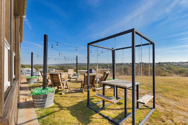 Copper Ridge | Fire Pit & String Lights