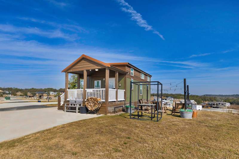 Copper Ridge | Fire Pit & String Lights