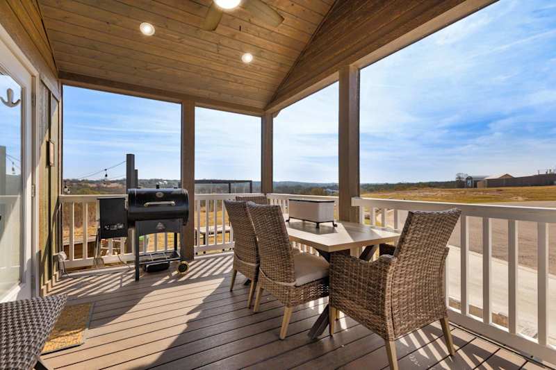 Copper Ridge | Fire Pit & String Lights