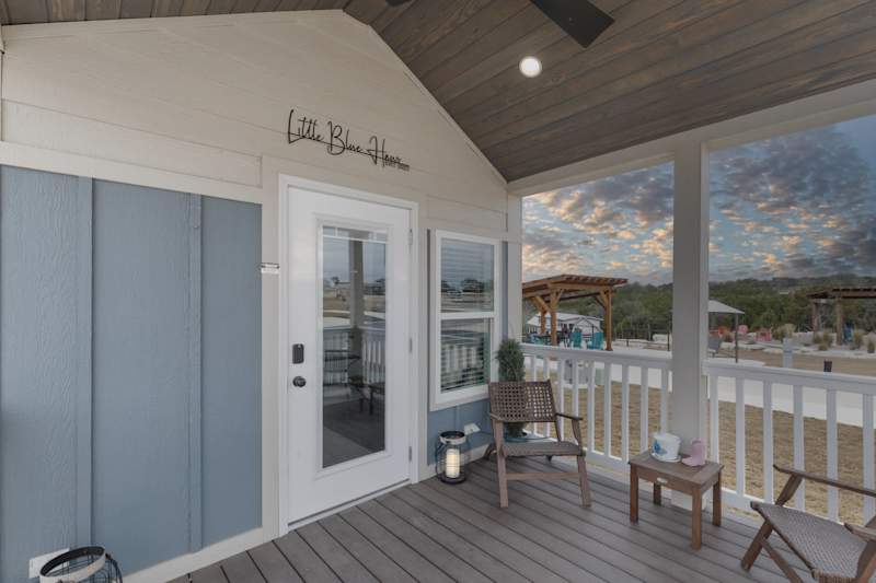Little Blue Haus with Hot Tub!