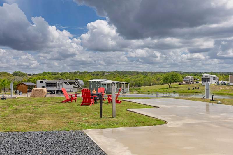 Firefly - Premier RV Site 017 - Outdoor Firepit!
