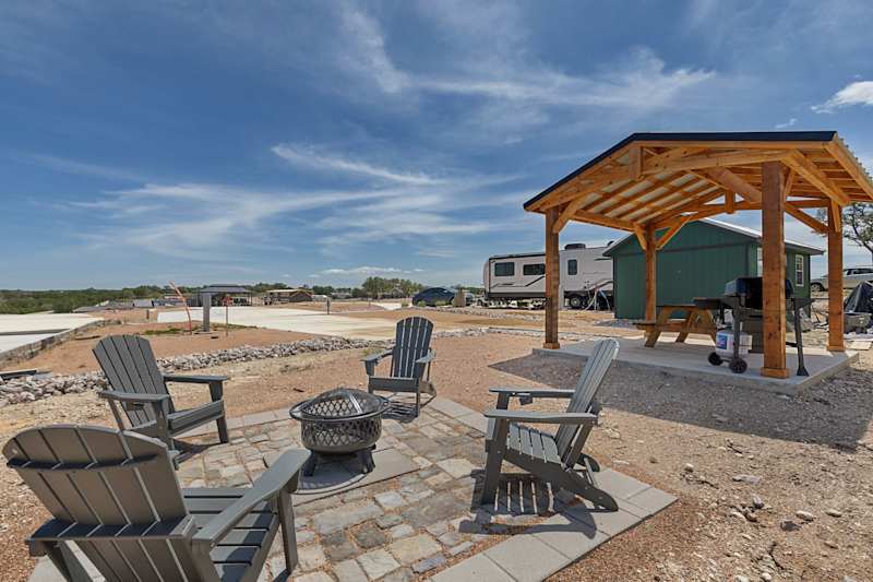 Firefly - Deluxe RV Site 284