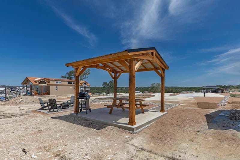 Firefly - Deluxe RV Site 284