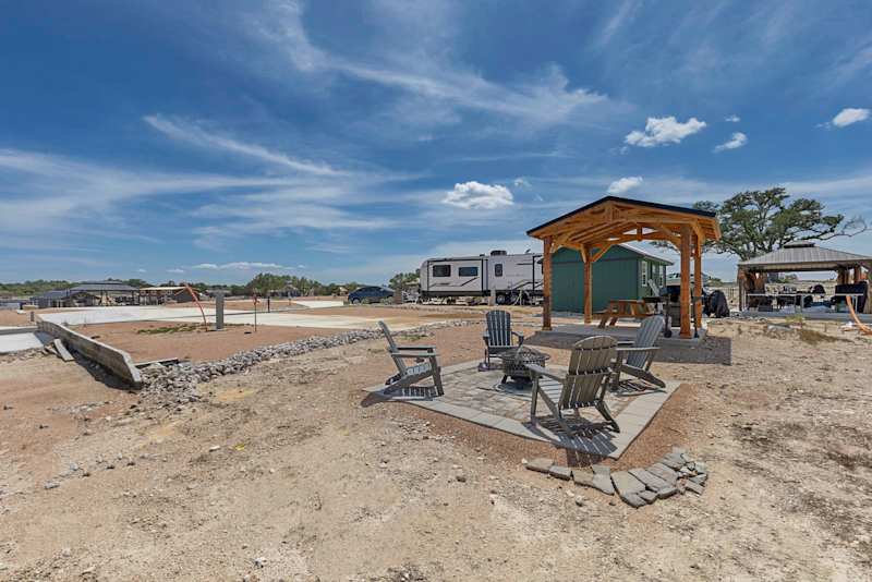 Firefly - Deluxe RV Site 284