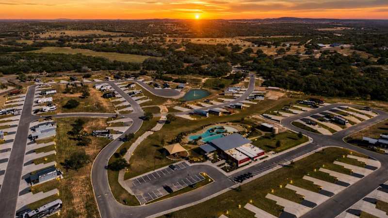 Firefly - Deluxe RV Site 300