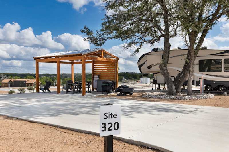Firefly - Premier RV Site 320 - Pull-Through!