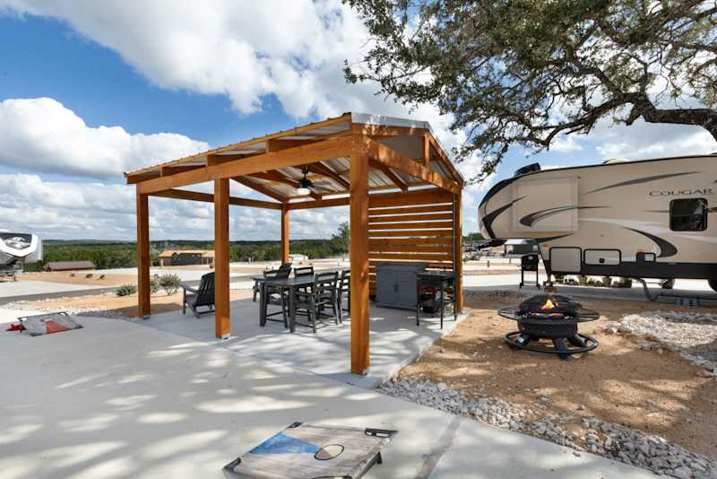 Firefly - Premier RV Site 320 - Pull-Through!