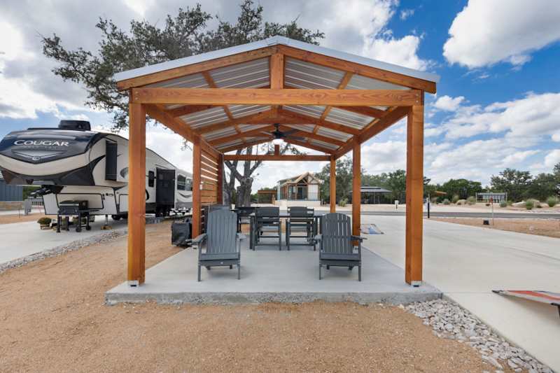 Firefly - Premier RV Site 320 - Pull-Through!