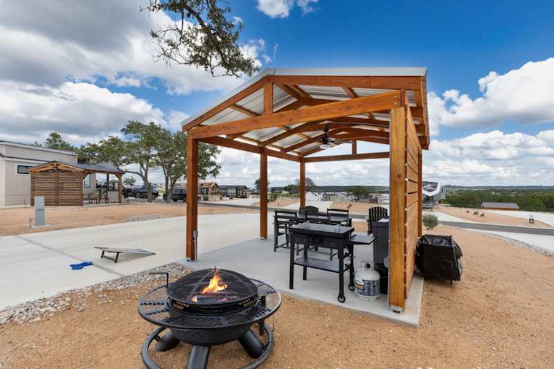 Firefly - Premier RV Site 320 - Pull-Through!