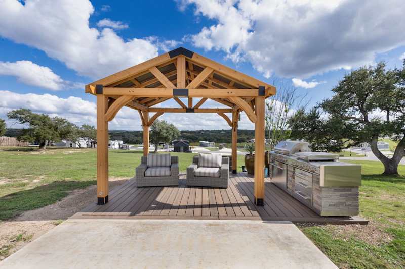 Firefly - Executive RV Site 038 - Outdoor Kitchen!