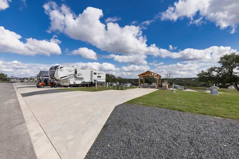 Firefly - Executive RV Site 038 - Outdoor Kitchen!