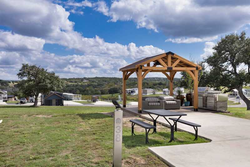 Firefly - Executive RV Site 038 - Outdoor Kitchen!